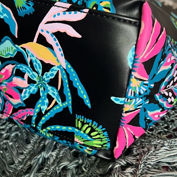 NWT: Lilly Pulitzer Meena Tote Onyx Paradise Glow Engineered Tote$178 - Picture 13 of 14